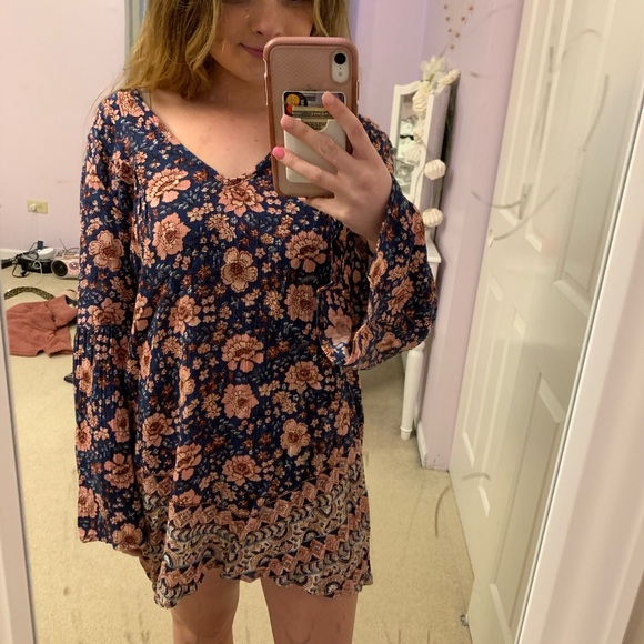 Dress - Picture 3 of 3